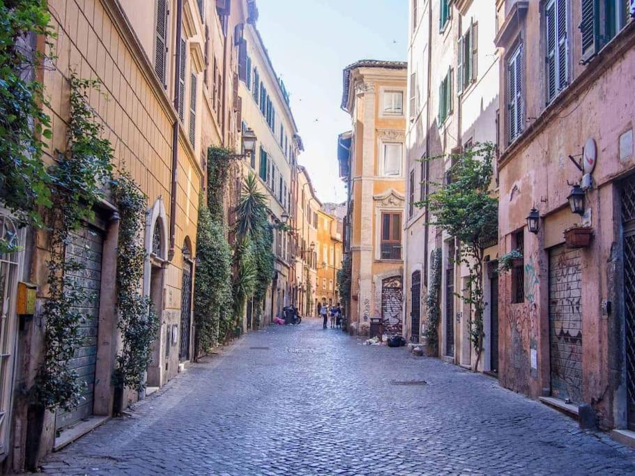 Charm And Relax In Trastevere Rome Exterior photo